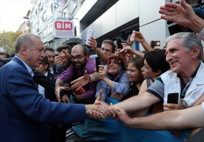 Cumhurbaşkanı Erdoğan, Kasımpaşa Çocuk Evleri Sitesi'ni ziyaret etti