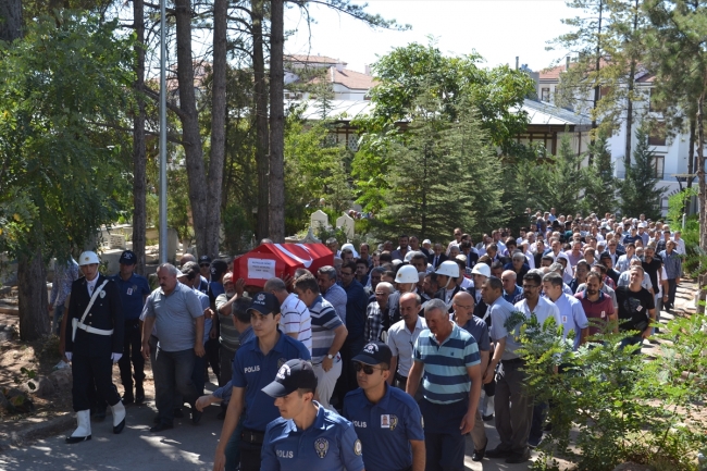 Görev başında vefat eden polis memuru Aksaray'da defnedildi
