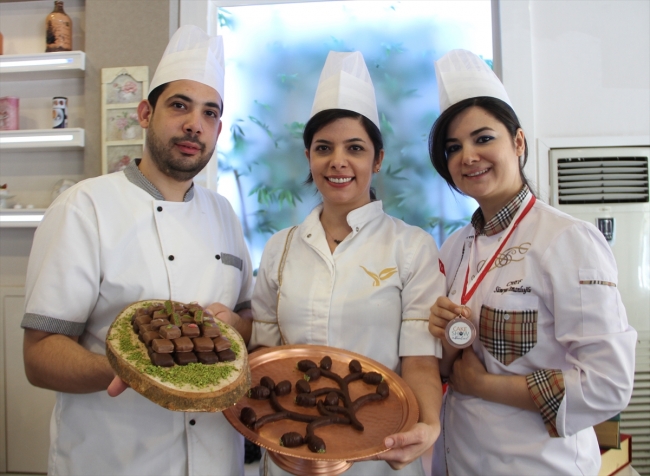 Gaziantepli kardeşlerin fıstık dalı şeklindeki butik çikolatası onlara ödül getirdi