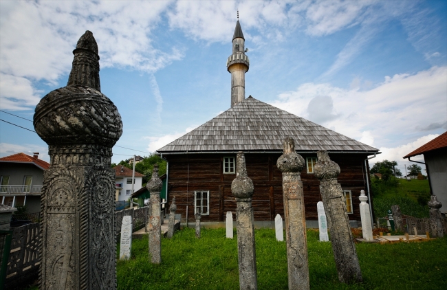 Kartpostallık görüntüleriyle Bosna Hersek'in camileri