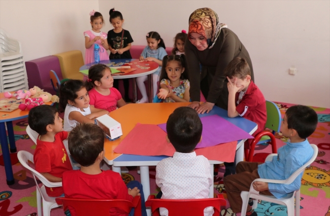 Ortaokul lise ve üniversiteyi dışarıdan bitirip 41 yaşında kreş öğretmeni oldu