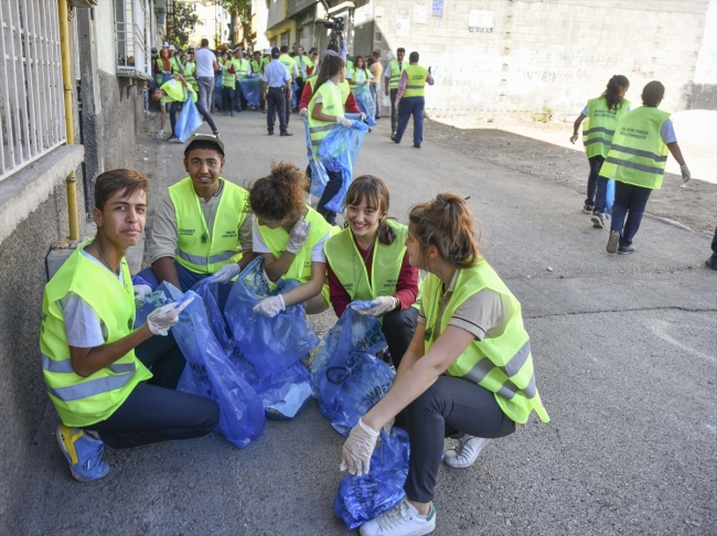 Trafik için kırmızı, doğa için yeşil düdük
