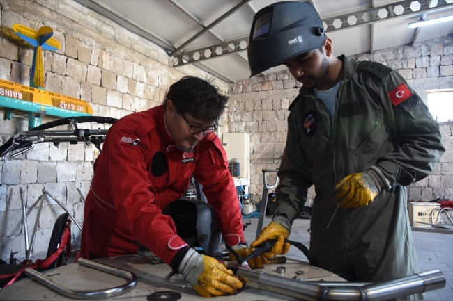 Doktor ve tekstilci 2 arkadaş "cayrokopter" üretti