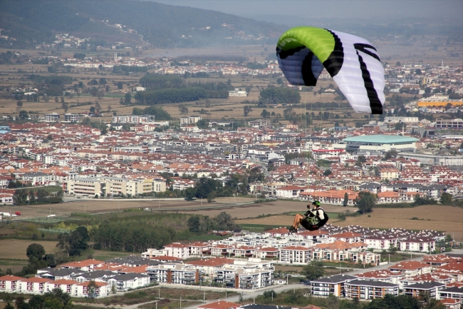 Yamaç paraşütü tutkunlarının gözdesi: Kırantepe