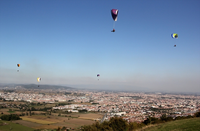 Yamaç paraşütü tutkunlarının gözdesi: Kırantepe