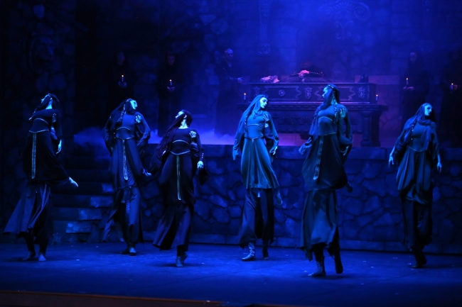 Mersin'de "Hamlet" balesi sahneledi