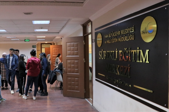 Van'da dezavantajlı gençlere belediye desteği