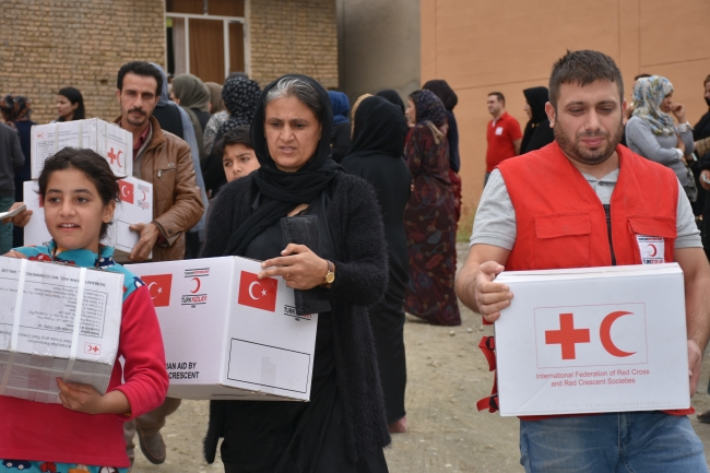 Türk Kızılayı'ndan Irak'ta 100 aileye yardım
