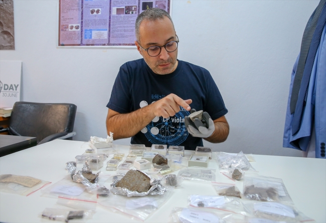 Türk bilim insanının sıra dışı "gök taşı" koleksiyonu