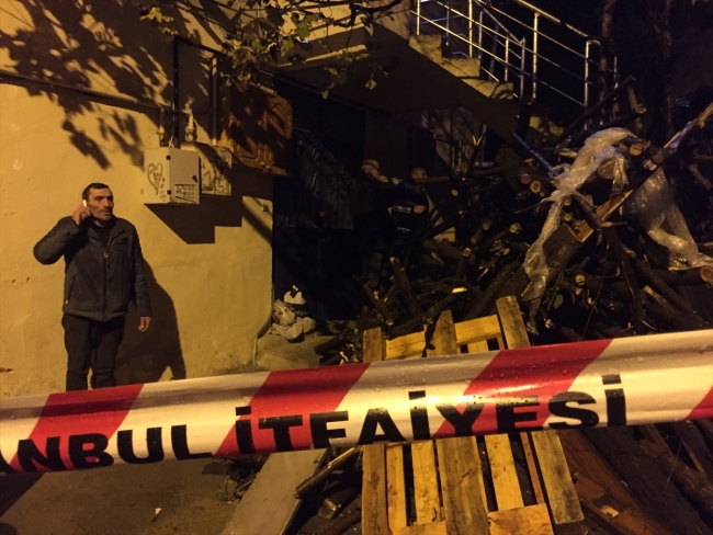 Beykoz'da istinat duvarı yıkıldı