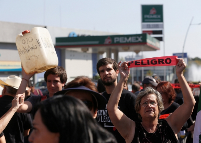 Meksika'da akaryakıt hırsızlığıyla mücadele krize yol açtı
