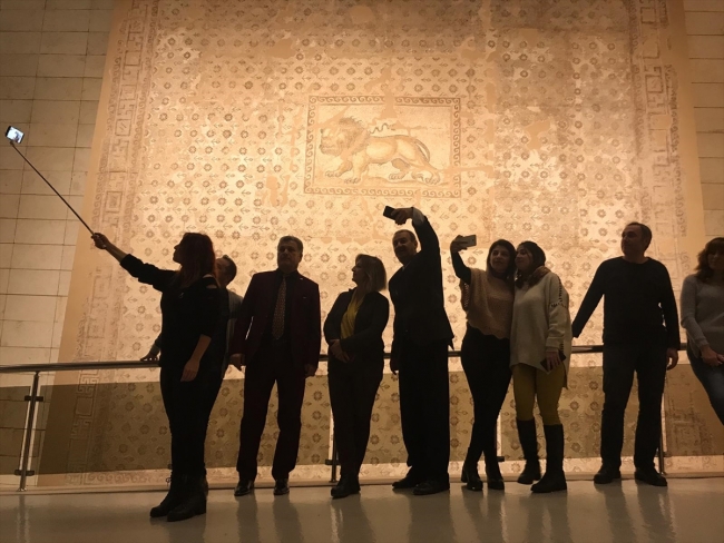 Türkiye'nin dört bir yanından "Müzede Selfie"