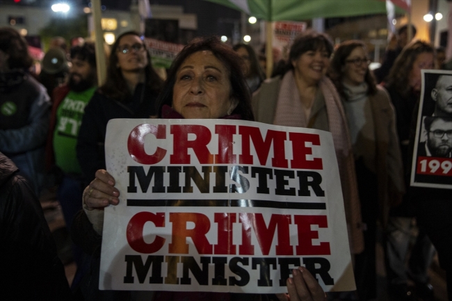 İsrail'de yüzlerce gösterici Netanyahu'yu istifaya çağırdı