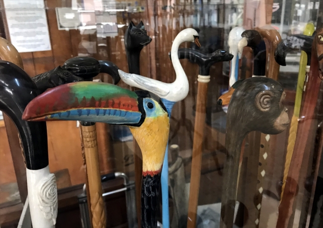 Hayvan figürlerinden bastonlar