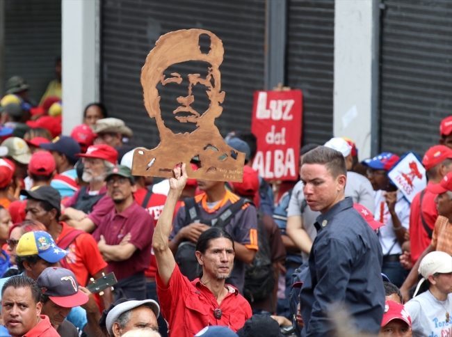 Venezuela'da herkesin hedefi devlet başkanlığı sarayı Miraflores
