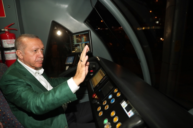 Cumhurbaşkanı Erdoğan, Antalya'da yeni tramvay hattının açılışını yaptı
