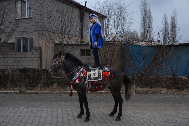 Küçük Sude'nin "Bozoğlan" ile dostluğu