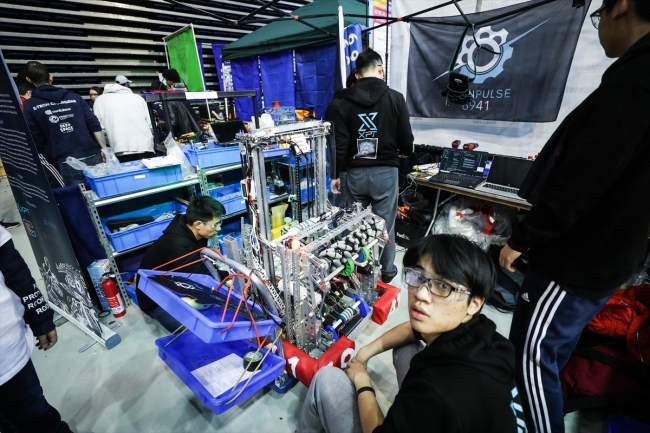 Türk liseleri New York'ta robot yarışmasında boy gösteriyor