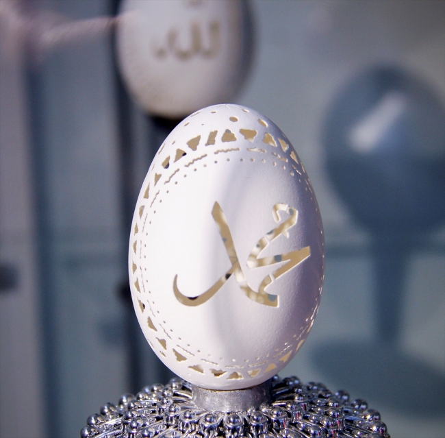 Yumurta kabuklarını sanat eserine dönüştürüyor
