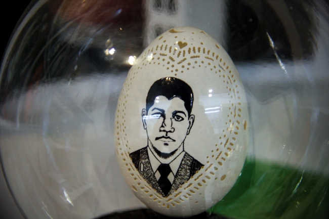 Yumurta kabuklarını sanat eserine dönüştürüyor