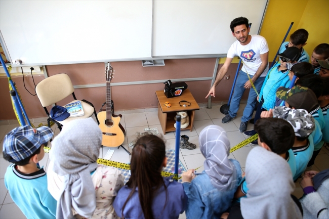 İngilizceyi eğlendirerek öğreten "Teacherman"