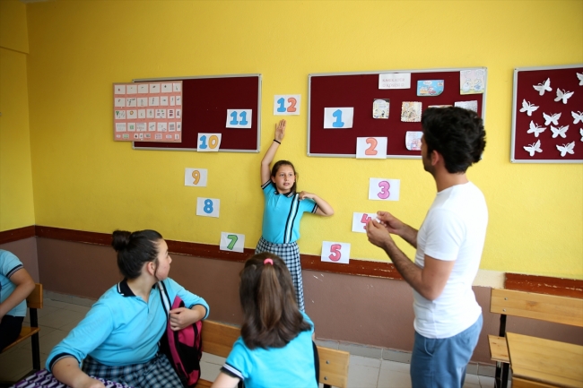 İngilizceyi eğlendirerek öğreten "Teacherman"