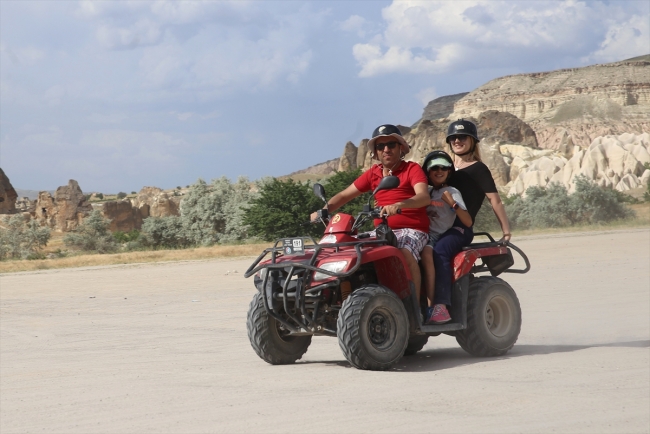 Kapadokya'da bayram tatili yoğunluğu sürüyor