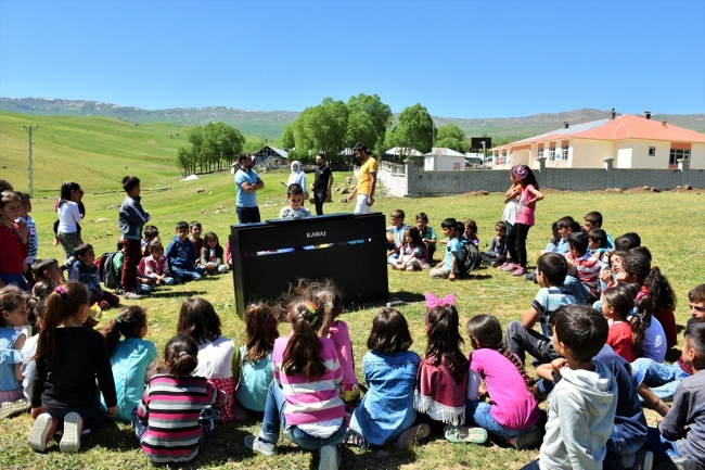 Duyduğu sesleri notaya döken Bager Çalışcı ilk konserini verdi