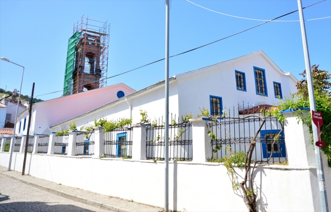 Çanakkale'deki tarihi kilisenin çan kulesi restore ediliyor