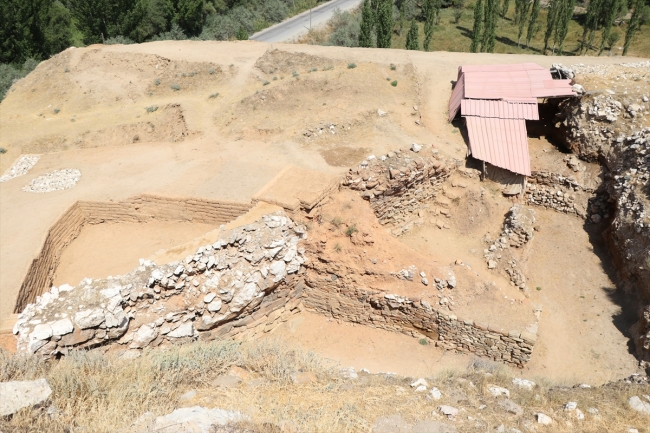 Porsuk Höyük'te Roma dönemine ait yaşam alanı bulundu