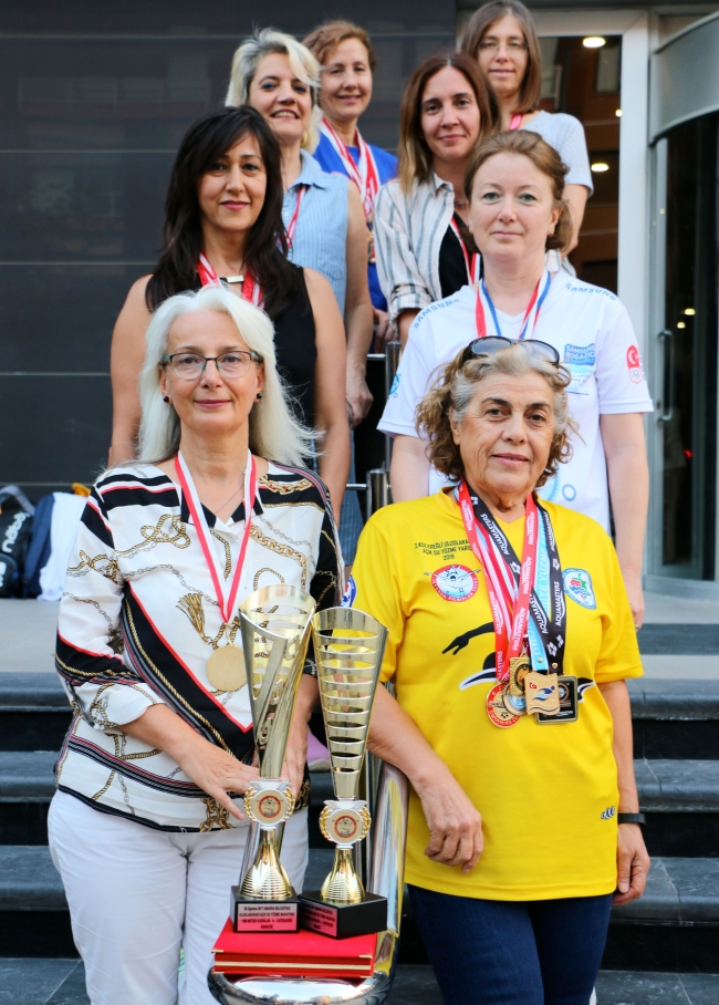 Bozkırın kadınları açık denizde madalyaya doymuyor