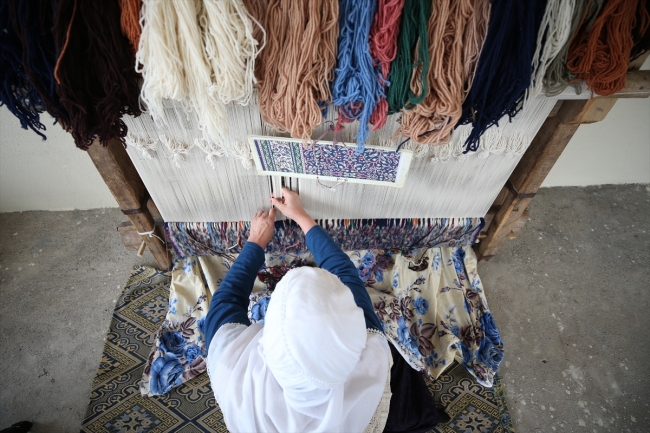 Halı tezgahında geçen 61 yıl