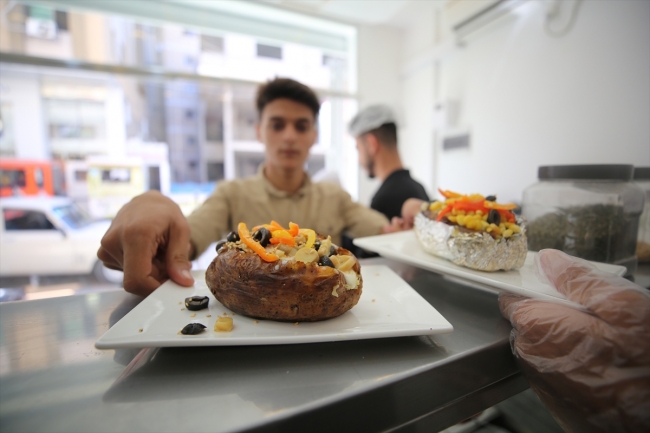 İstanbul'un meşhur sokak lezzeti kumpir artık Gazze'de