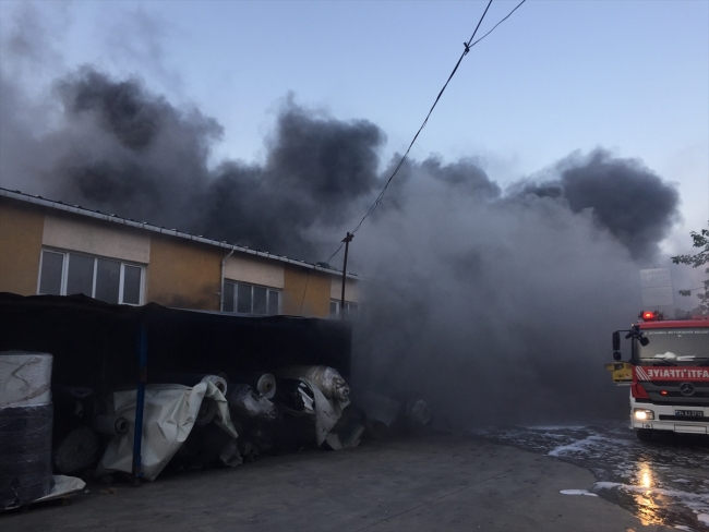 Başakşehir'de fabrika yangını