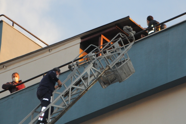 Antalya'da hastanenin çatı katında çıkan yangın söndürüldü
