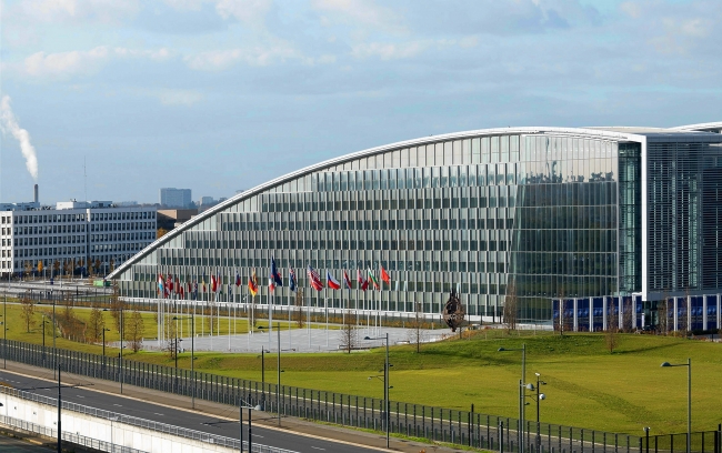 NATO 1,1 milyar euroya mal olan yeni karargahına taşınıyor