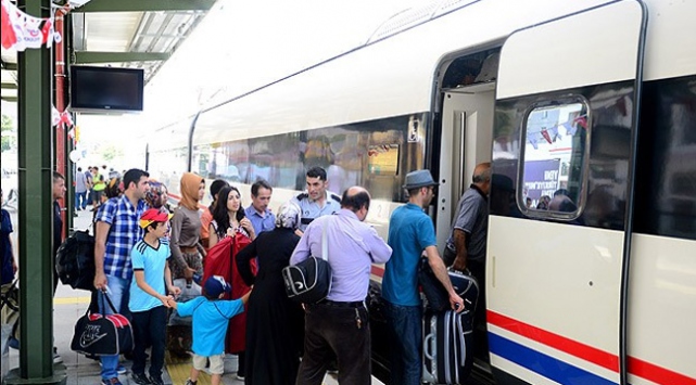 Yüksek hızlı trenleri kullanan yolcu sayısı artıyor