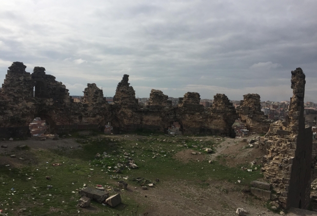 UNESCO durdurdu, Diyarbakır surlarında restorasyon yapılamıyor