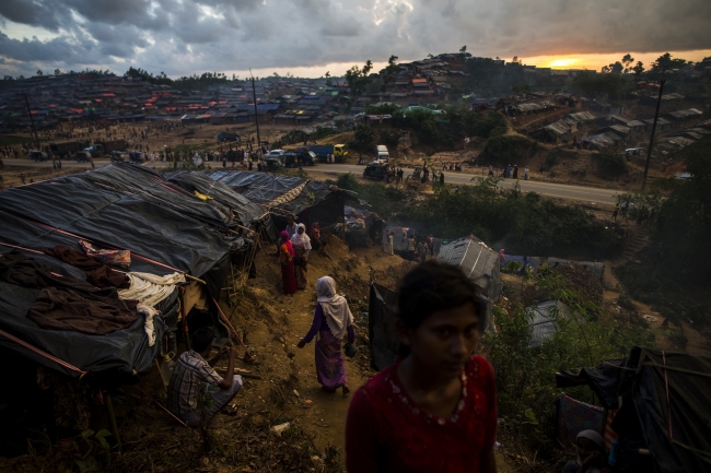 Myanmar ordusu Arakan köylerini "askerileştiriyor"