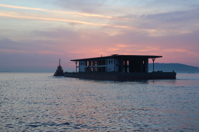 Karaköy'ün yeni iskelesi Tuzla'dan yola çıktı