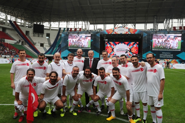 Diyarbakır'da Şöhretler Karması maçı heyecanı