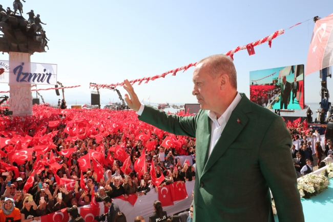 Cumhurbaşkanı Erdoğan: İzmir'i korkular üzerinden istismar ettiler