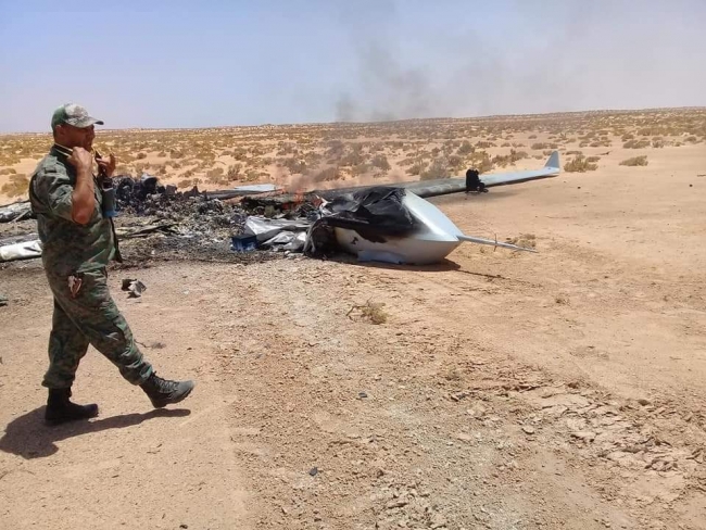 UMH birlikleri, başkent Trablus'un doğusundaki Sirte kenti yakınlarında bir insansız hava aracını (İHA) vurdu. Ağustos 2019. Fotoğraf: Libyaahrar
