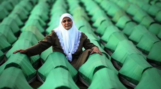 Srebrenitsa'nın "adalet savaşçısı" annesi Hatice Mehmedovic sonsuzluğa uğurlanıyor