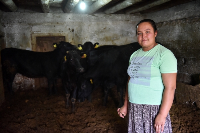 Üç genç kadın çiftçi bin 500 rakımda başarıya uzandı