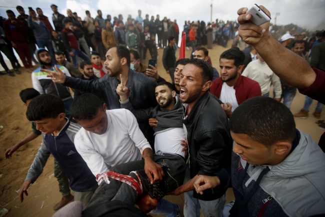 İsrail hükümeti Gazze'yi kana bulayan askerleri savundu