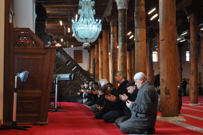 Anadolu'nun en büyük ahşap camisi yıllara meydan okuyor
