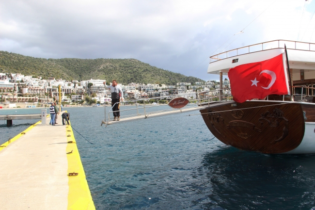 Yunanistan'ın rehin aldığı Türk teknesi Bodrum'da