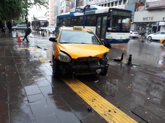 Ankara'da sağanak yağmur kazayı beraberinde getirdi: 1 ölü, 1 yaralı