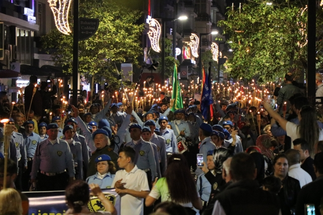 Samsun'da "Fener Alayı ve Gençlik Festivali Yürüyüşü" düzenlendi
